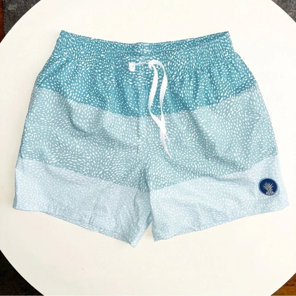 Chubbies Men’s 5.5” Swim Trunks The Whale Sharks Size Medium NWOT